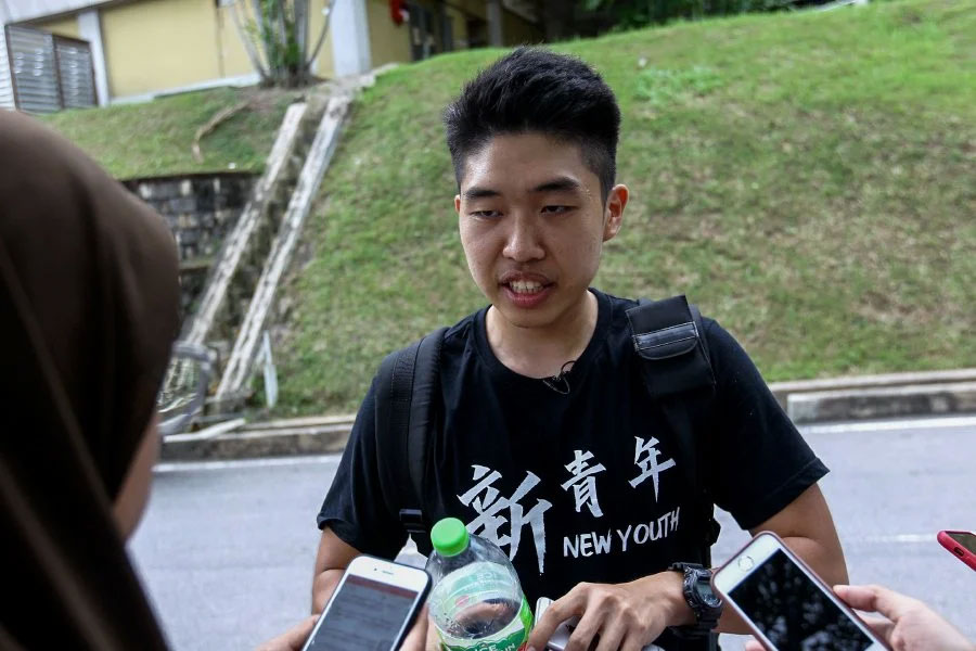 Aktivis pro DAP halang tugas polis akan didakwa esok
